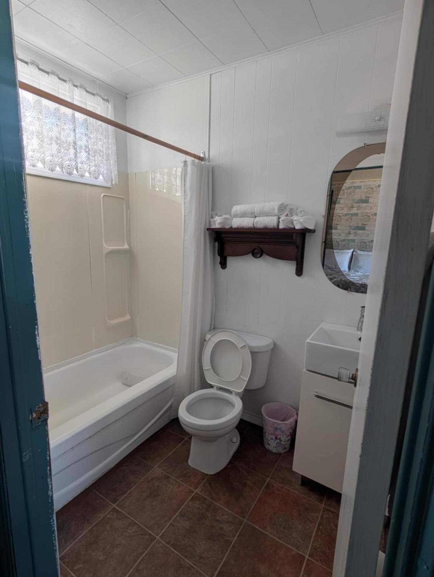 Motel Leblanc Carleton-sur-Mer Ngoại thất bức ảnh